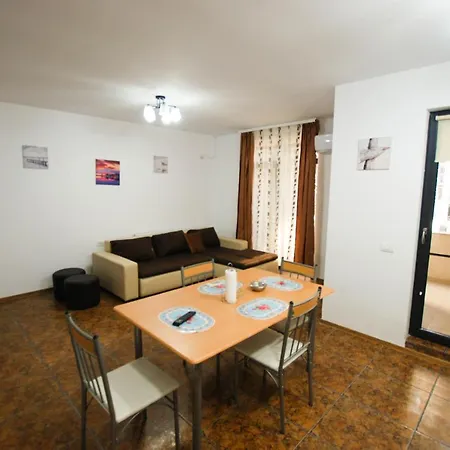 Kazeboo - Al Doilea Rand La Mare Apartmán Năvodari