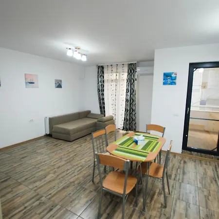 Kazeboo - Al Doilea Rand La Mare Appartement